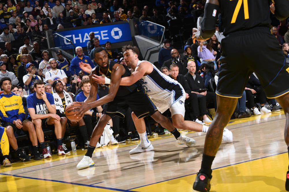 发生肢体冲 发生肢体冲