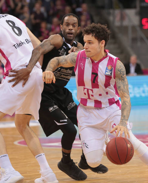 虽然距世界 虽然距世界